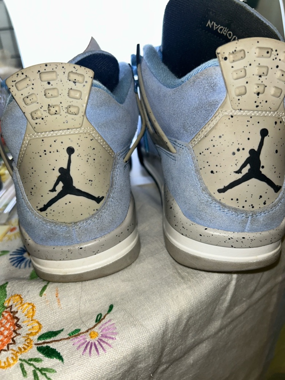Jordan Light Blue and Gray Suede Retro University Sneakers size 10 AUTHENTICATED - Picture 9 of 15